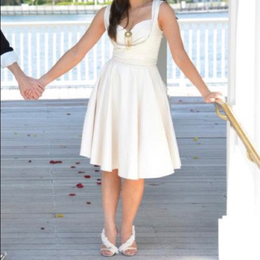 Vintage Ivory Dress - Perfect for Bridal Events!